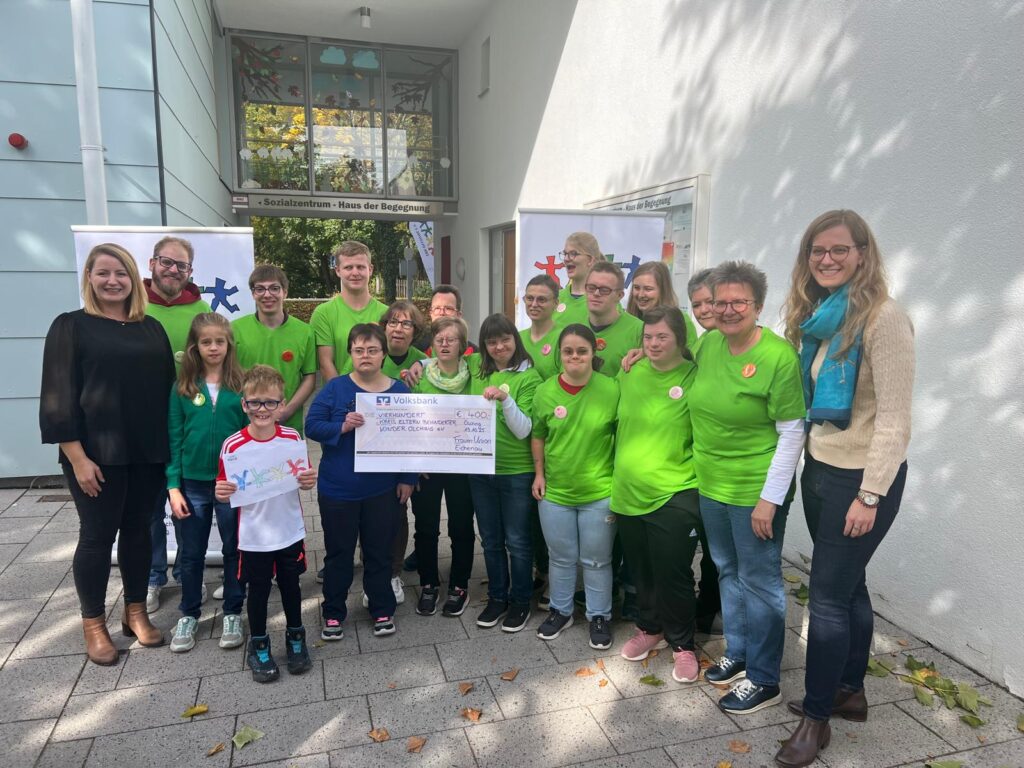 Frauen Union Eichenau überreicht dem EbK Olching e.V. Scheck über 400 Euro