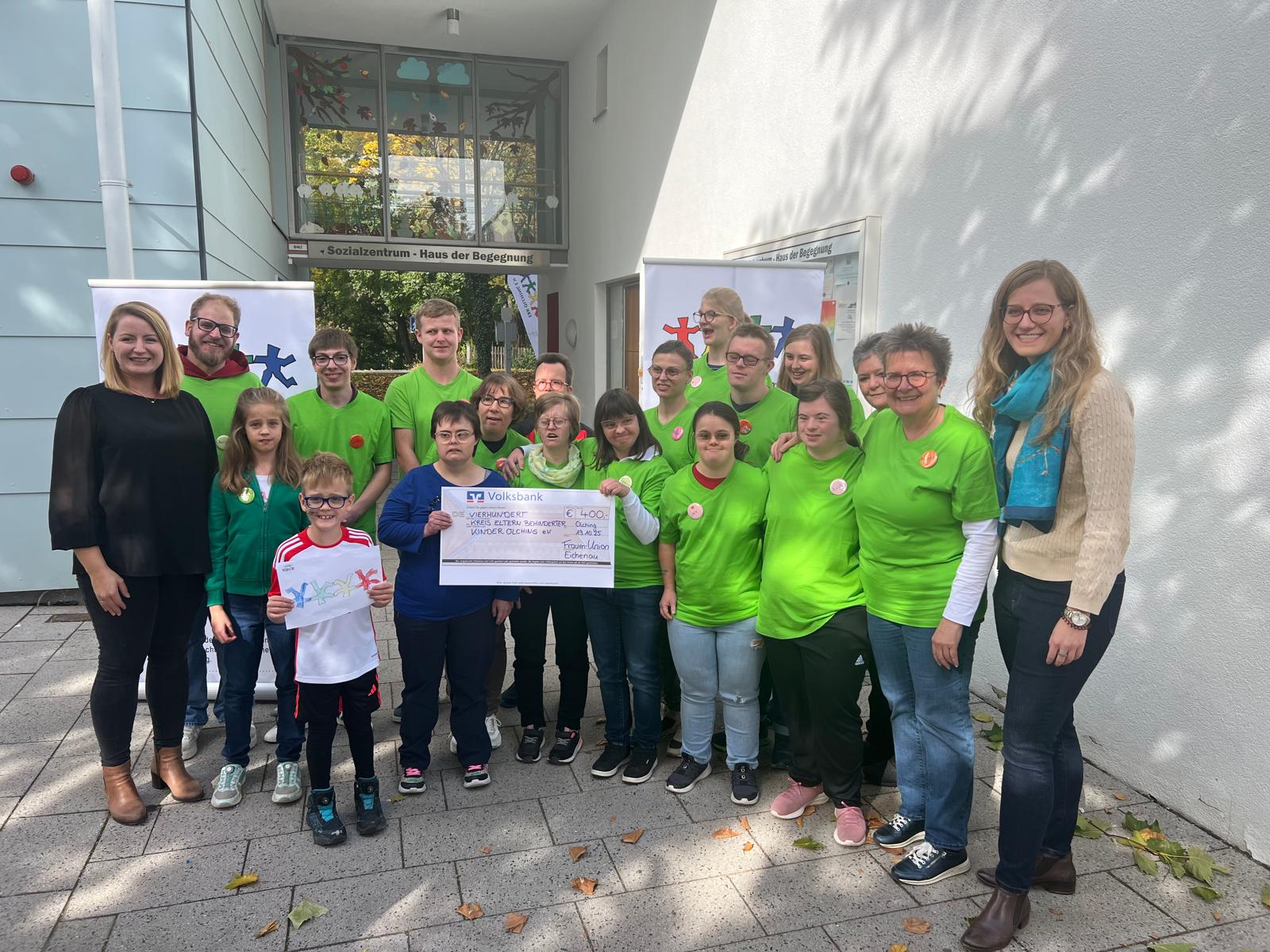 Frauen Union Eichenau überreicht dem EbK Olching e.V. Scheck über 400 Euro