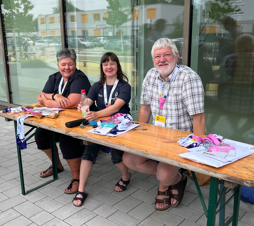 Gruppenfoto bei der Freiwilligenarbeit